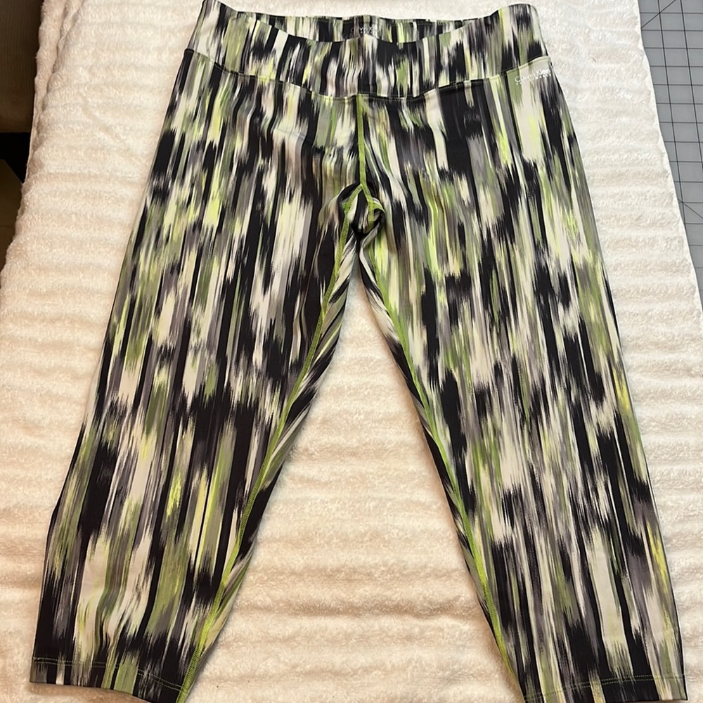Calvin Klein women’s performance cropped leggings size XL